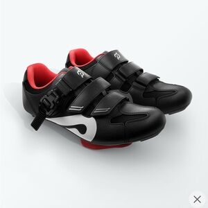 Peloton Cycling shoes 2 different sizes Size 45 and 44